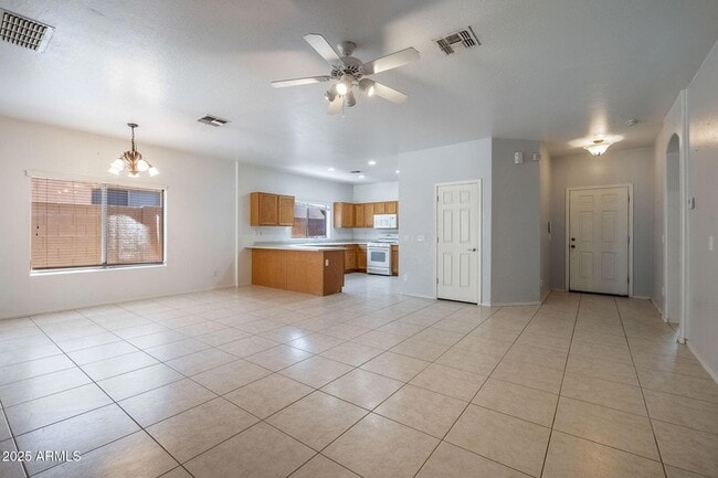 Building Photo - 4618 W Cottontail Rd