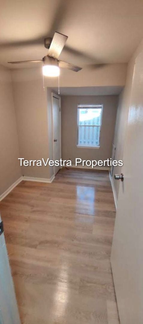 Building Photo - 411 Market St