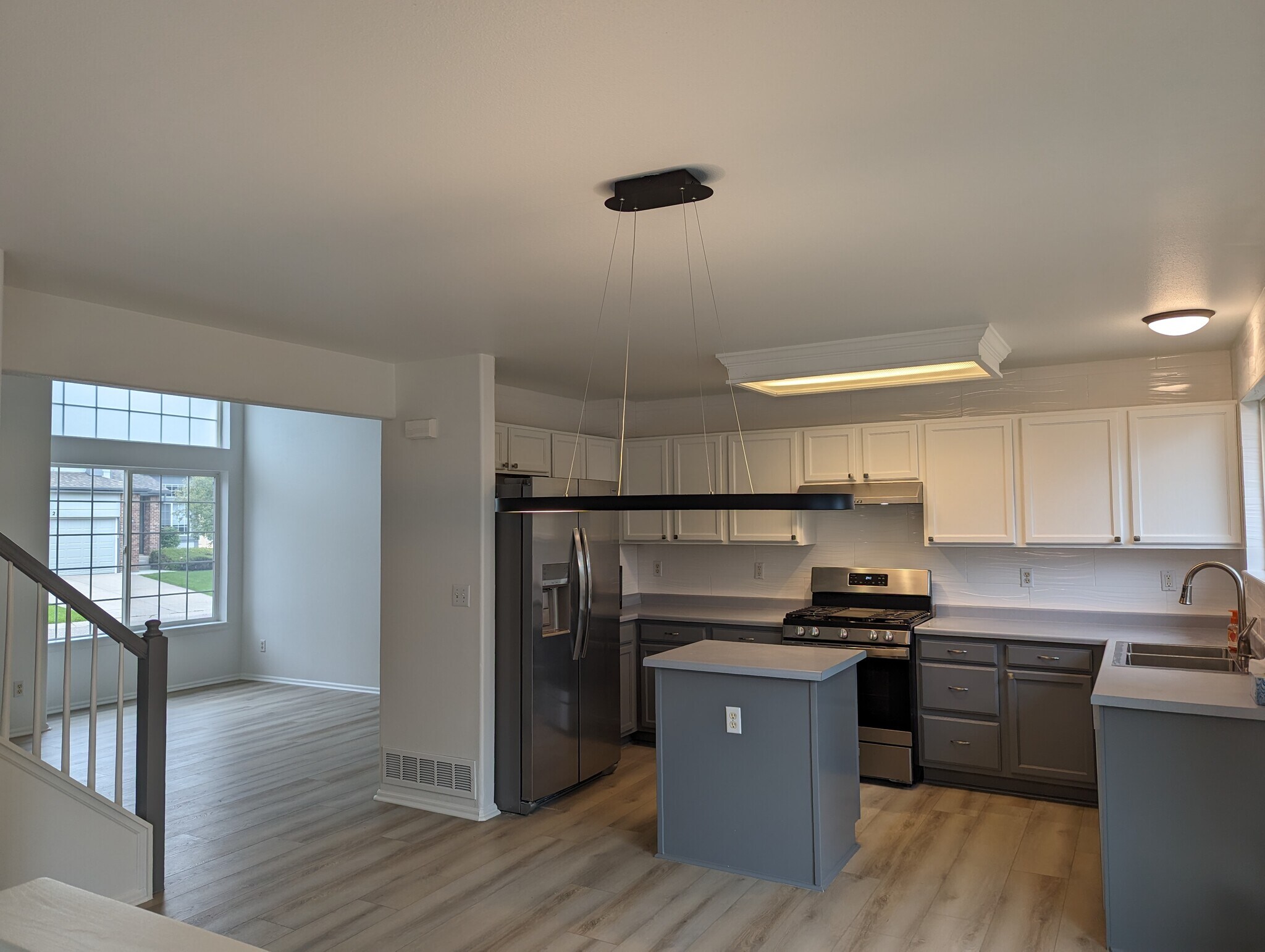 Building Photo - 9464 W Hinsdale Pl