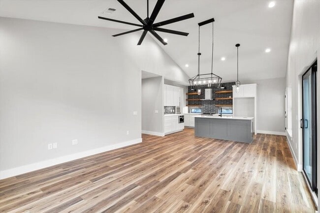 Building Photo - 203 Ave J