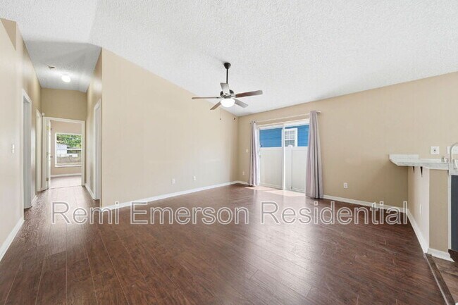 Building Photo - 2727 Mayer St