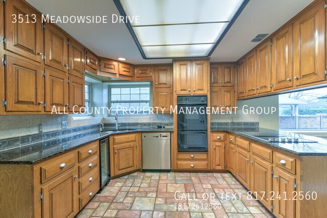 Building Photo - 3513 Meadowside Dr