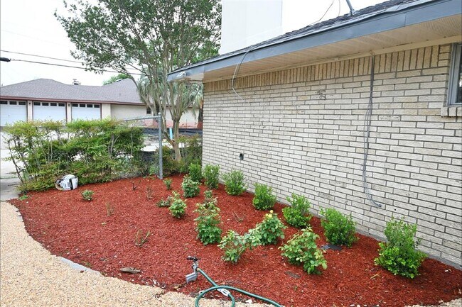 Building Photo - 202 Coronation Dr