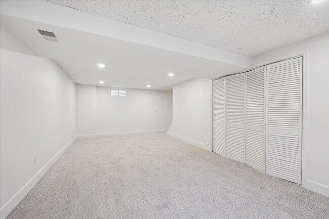 Building Photo - Bright, Modern Home on a Spacious Lot in a...