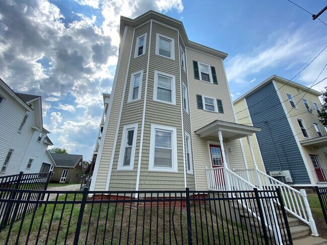 Building Photo - 93 Second St