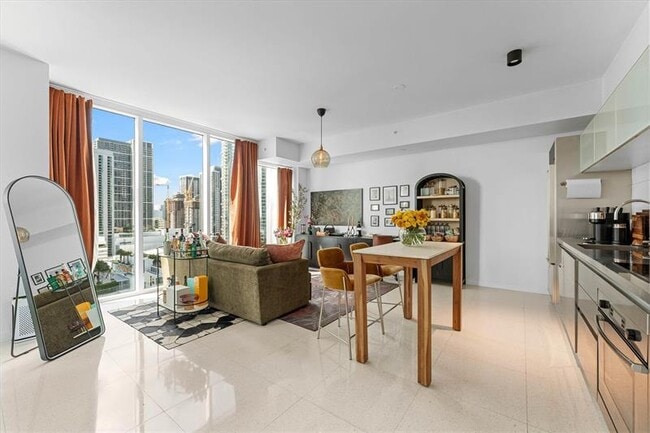 Building Photo - 1040 Biscayne Blvd