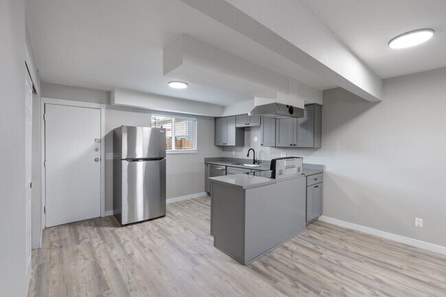 Building Photo - Ground floor apartment