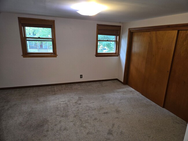 Building Photo - 3 bedroom in downtown Lake Geneva
