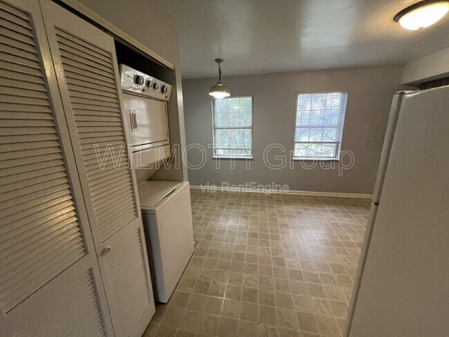 Building Photo - 1316 Millerwood Dr