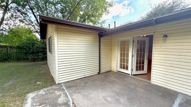 Building Photo - 5213 Halmark Dr