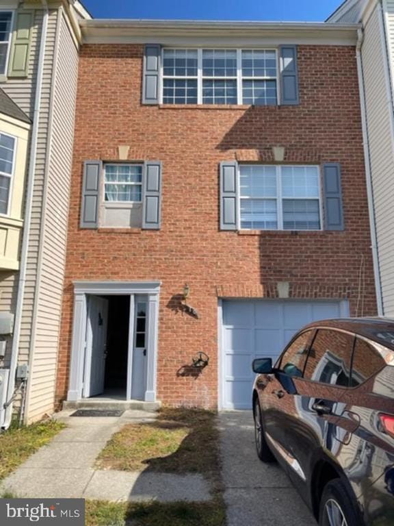 Building Photo - 216 Pinecove Ave