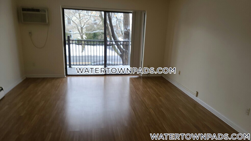 Building Photo - 245 Main St