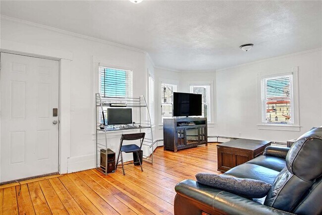 Building Photo - 68 Division St