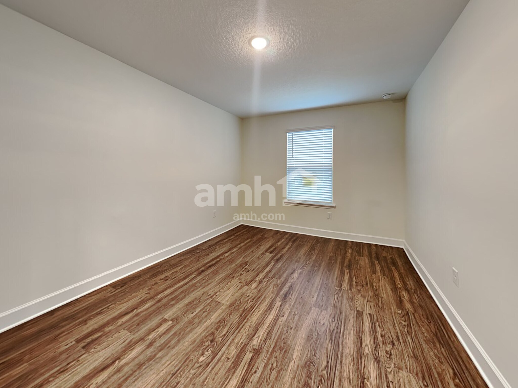 Building Photo - 1112 Livengood Wy