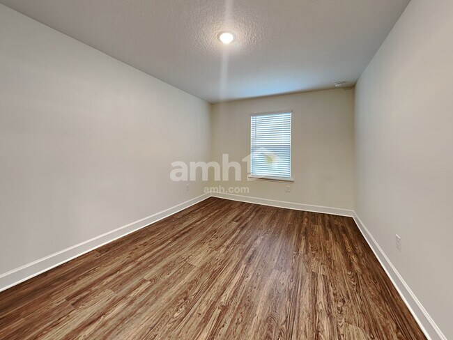 Building Photo - 1039 Walden Pond Dr