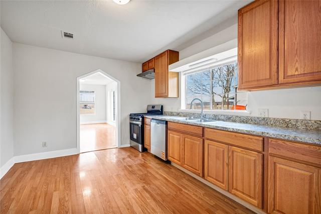 Building Photo - 1322 N Powell Pkwy