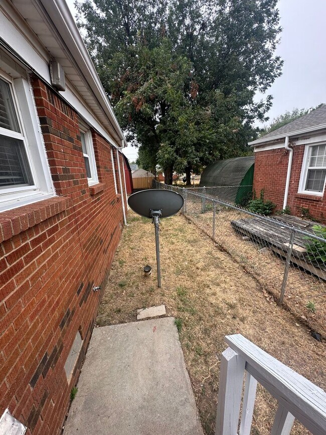 Building Photo - 332 Babb Dr