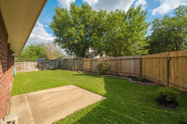 Building Photo - 6618 Trenton Lake Ln