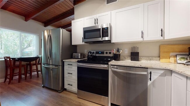 Building Photo - 7901 Boca Ciega Dr