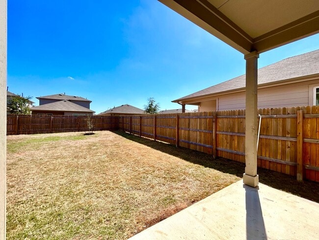 Building Photo - 221 Granary Dr