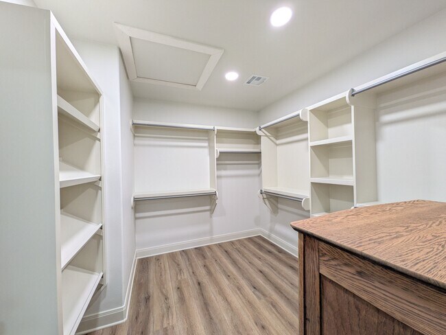 Building Photo - 1116 Black Jack Dr