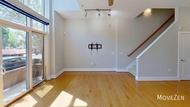 Building Photo - 444 S Blount St