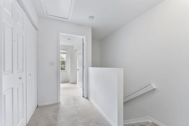 Building Photo - 16129 Sierra Palms Dr