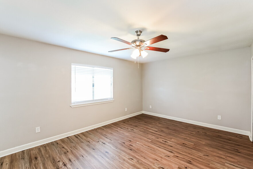 Building Photo - 17611 Ranch Country Rd