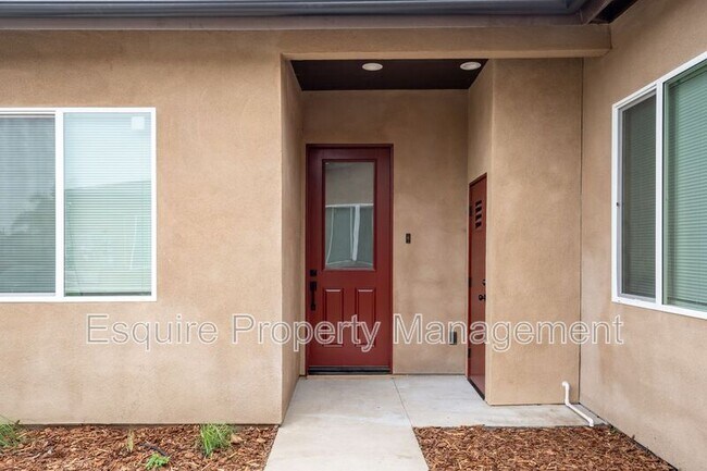 Building Photo - 549 Carty Dr