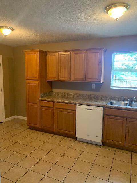Building Photo - 4995 Gold Pointe Dr