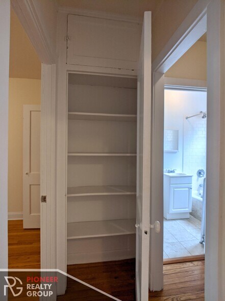 Building Photo - 2648 N Spaulding Ave