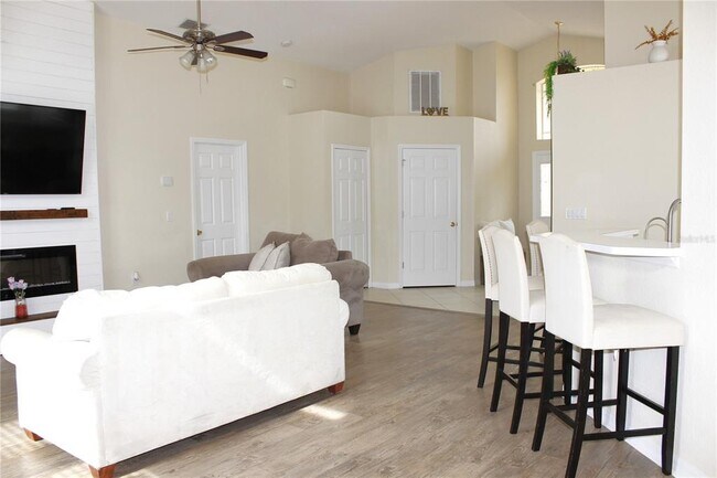 Building Photo - 13748 Meade Ct