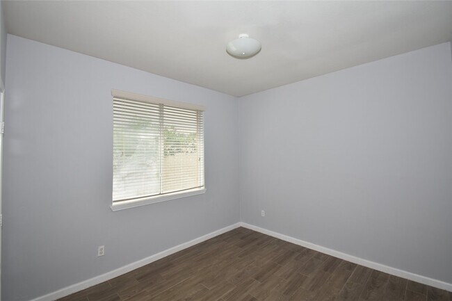 Building Photo - 20703 Whitevine Way