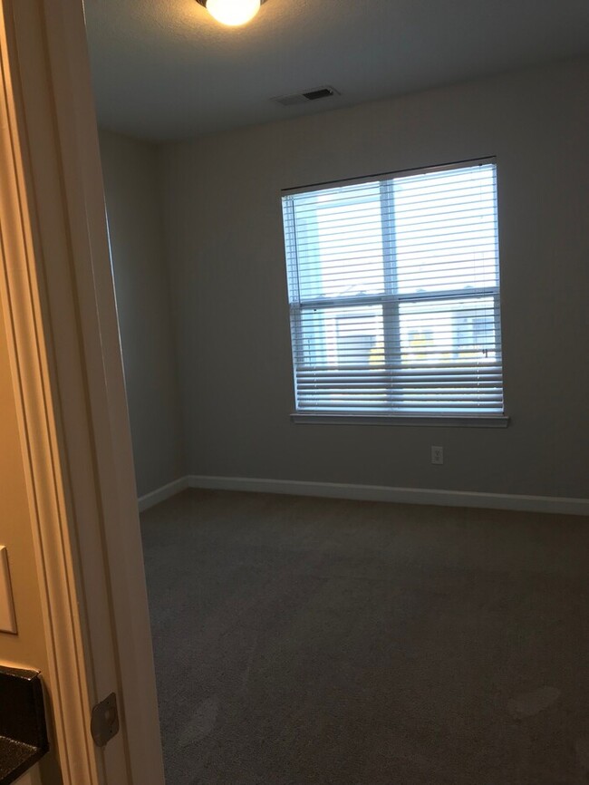 Building Photo - Legacy- 2 Bedroom, 2 Bathroom- 1075 sqft