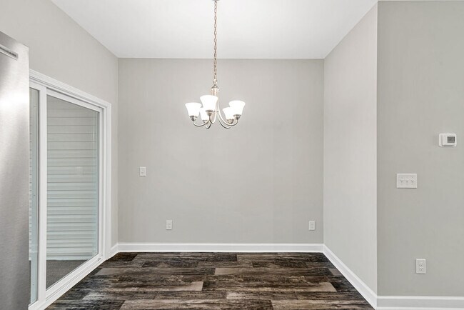 Building Photo - 10 Jaydn Dr W