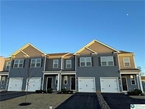Building Photo - 1185 Martin Rd