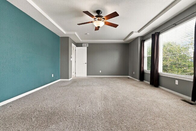 Building Photo - 3-Bedroom Home + Separate Office & Loft | 3-Car Garage