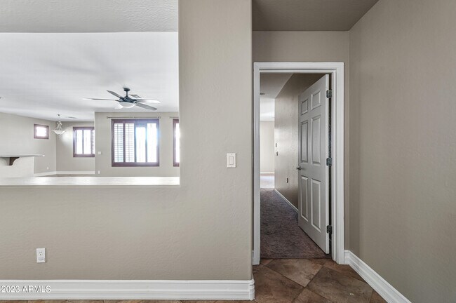 Building Photo - 11127 N 161st Ave