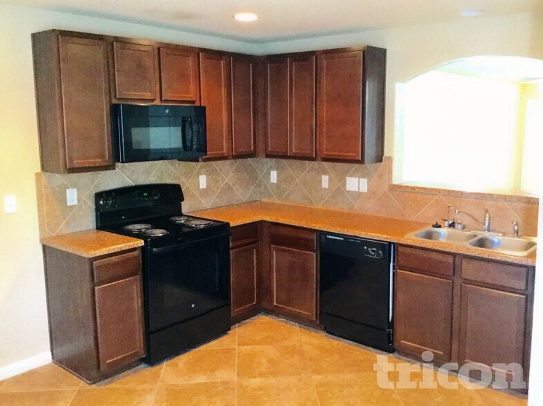 Building Photo - 5118 Badland Beacon