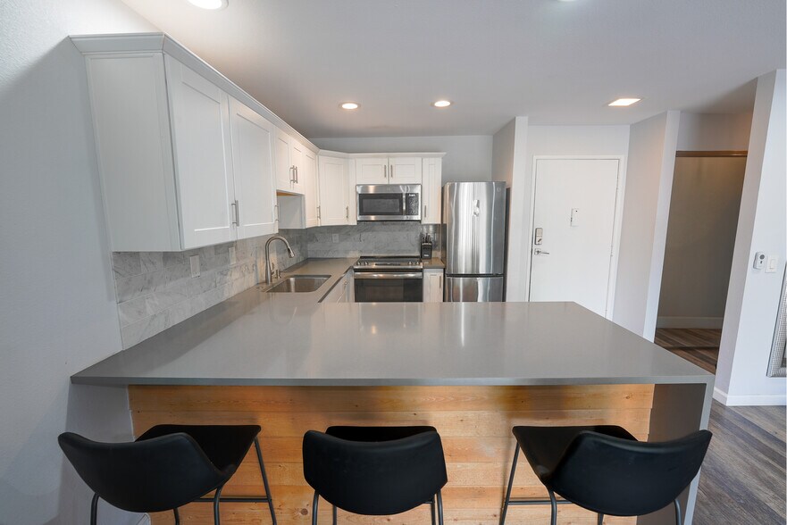 Kitchen - 77805 California Dr