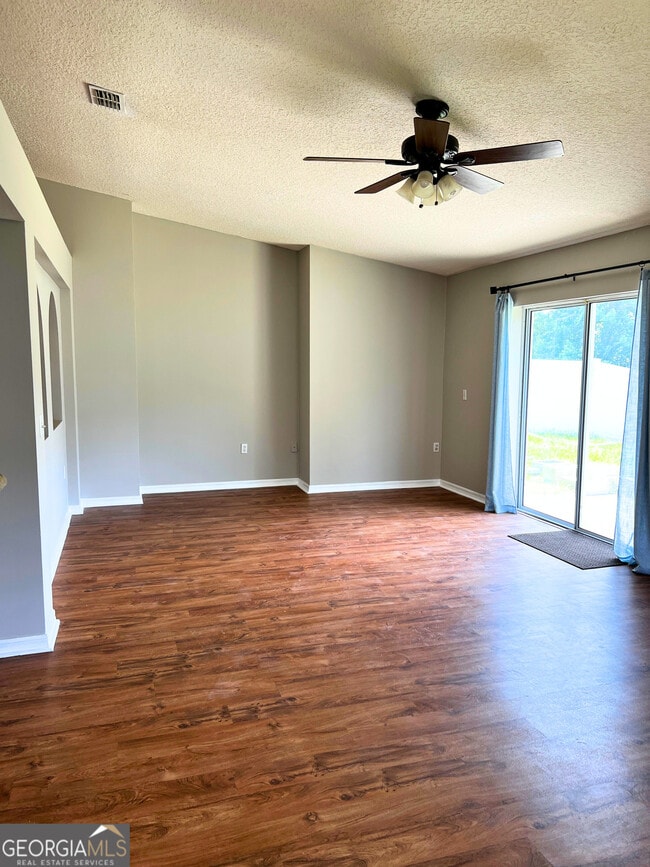 Building Photo - 230 Pine Bluff Dr