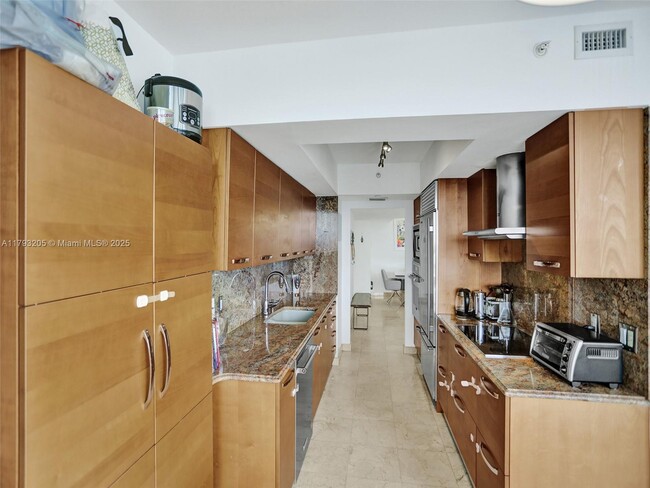 Building Photo - 21205 Yacht Club Dr