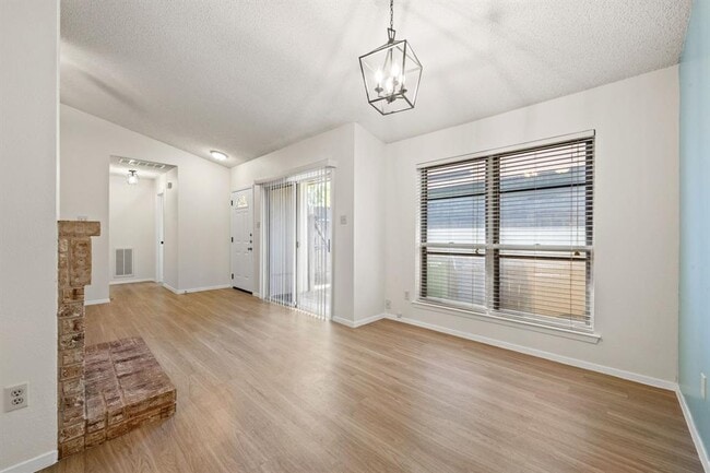 Building Photo - 11604 Norwegian Wood Dr