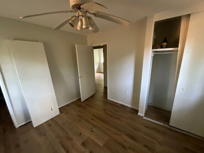 Building Photo - 131 Estates Ct
