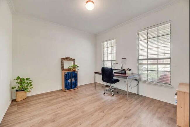 Building Photo - 15704 Ringdove Ct