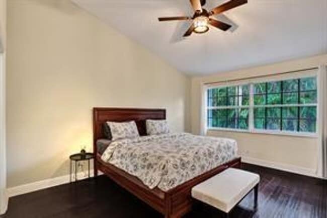 Building Photo - 1962 NE 7th St