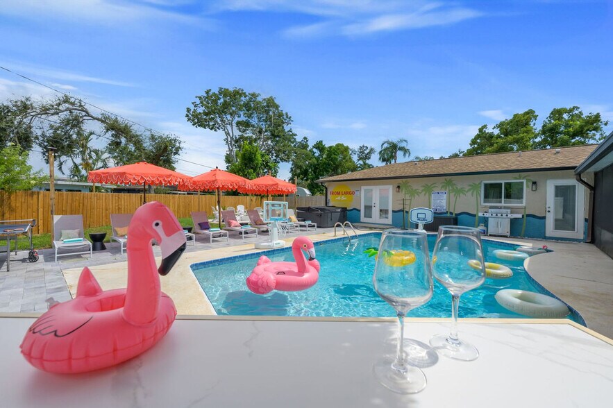 Building Photo - 11176 110th Way N