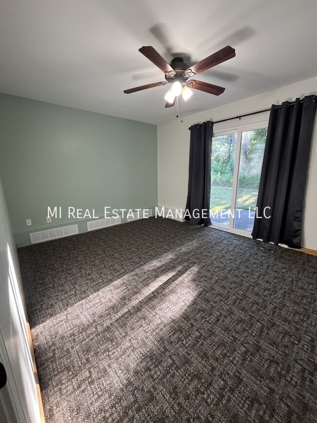 Building Photo - 11276 Avery Ave