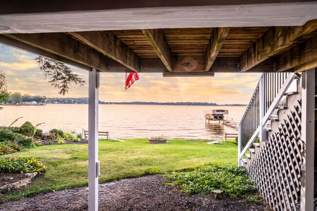 Building Photo - 184 Grand Ave