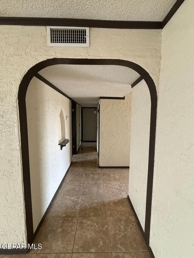 Building Photo - 966 Geronne Dr